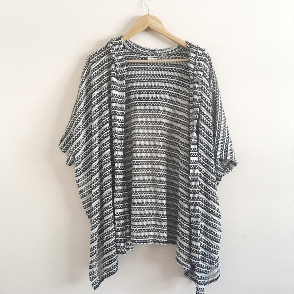 Hollister Draped Short Sleeve Cardigan w/ Hood